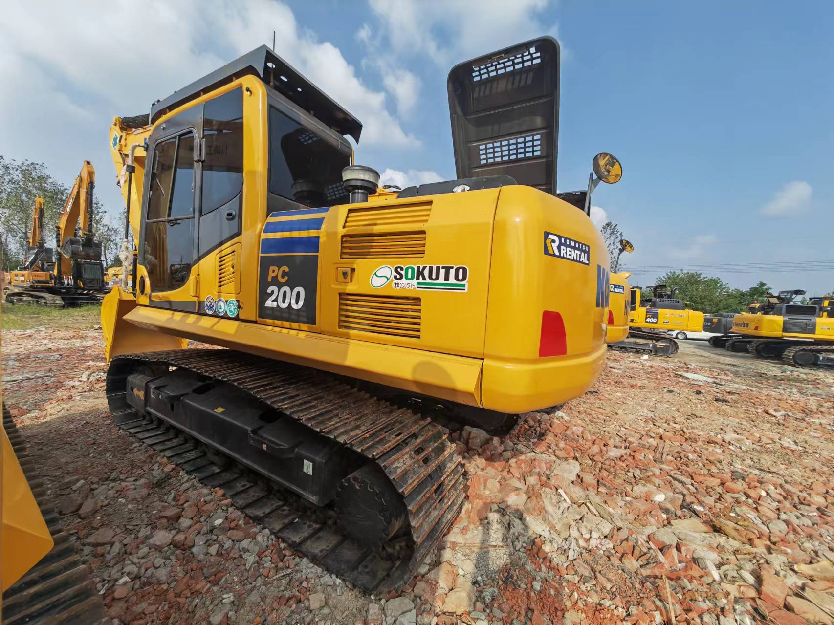Pásové rýpadlo KOMATSU PC200
