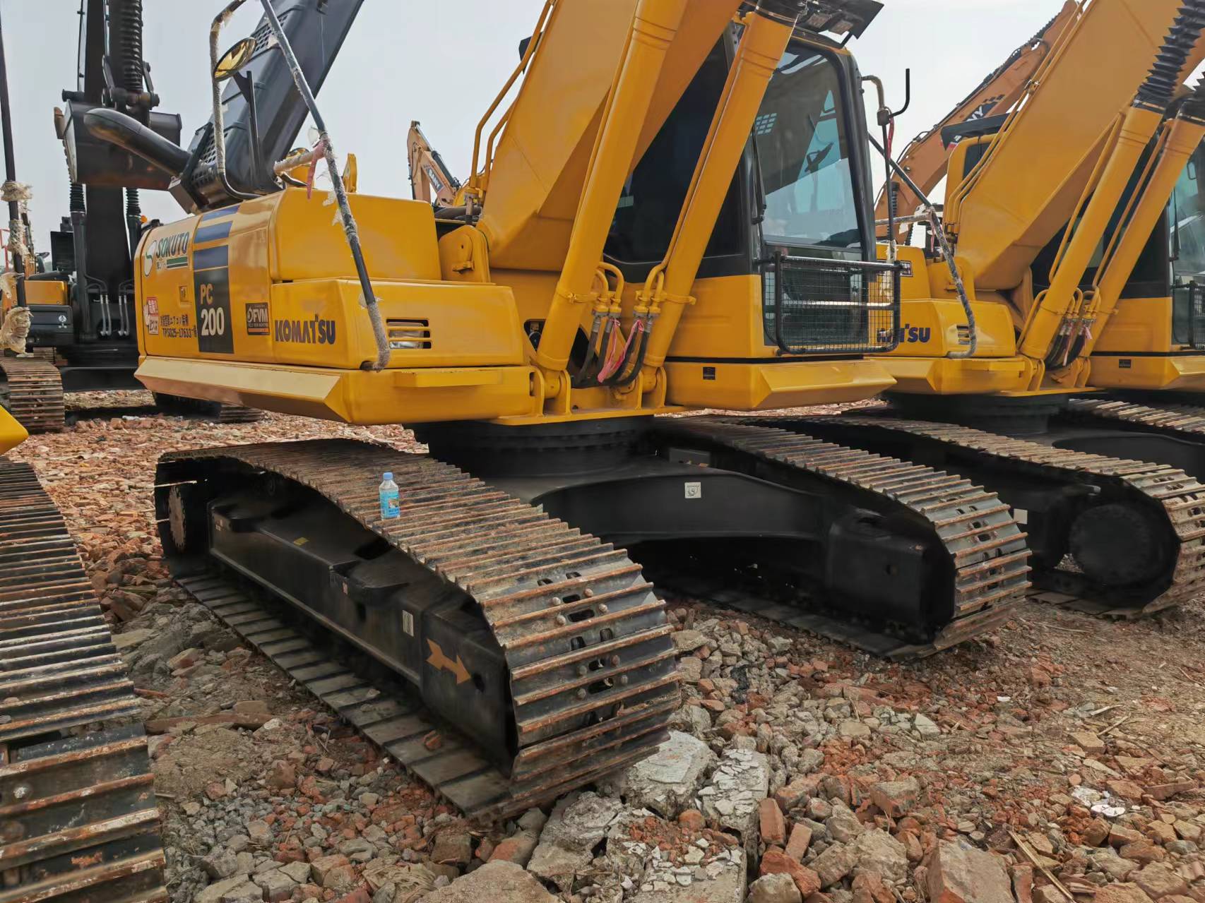 Pásové rýpadlo KOMATSU PC200: obrázok 3 Pásové rýpadlo KOMATSU PC200: obrázok 3