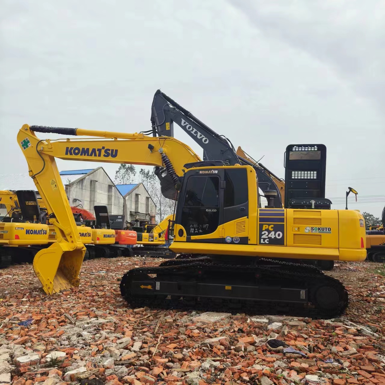 Pásové rýpadlo KOMATSU PC240