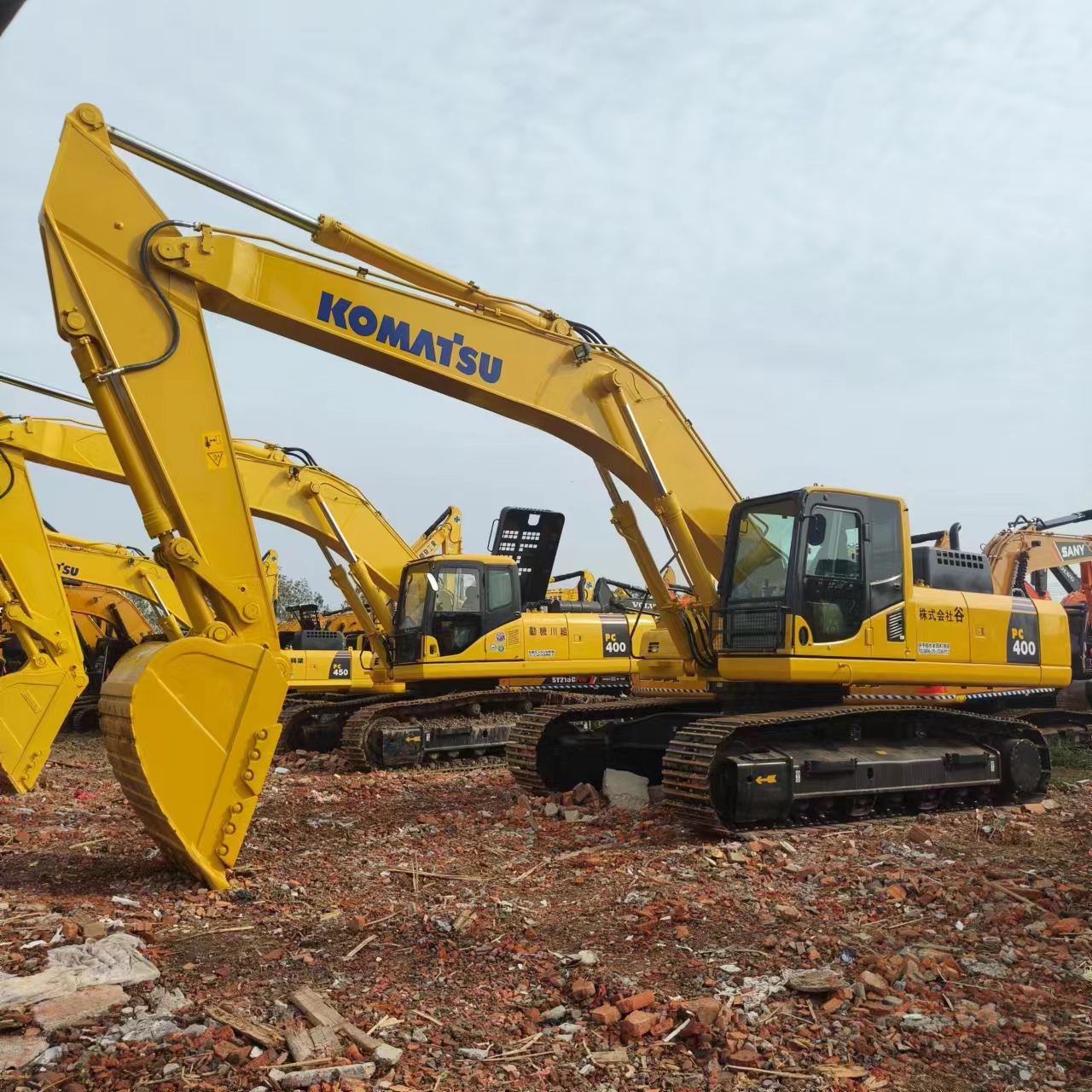 Pásové rýpadlo KOMATSU PC400