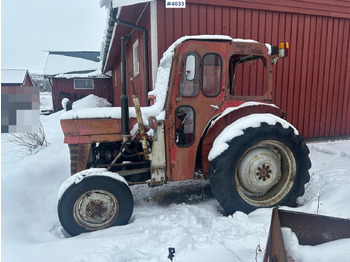 Traktor MASSEY FERGUSON 1000 series