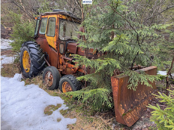 Traktor MASSEY FERGUSON 1000 series