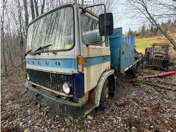 Valníkový/ Plošinový nákladný automobil VOLVO FL