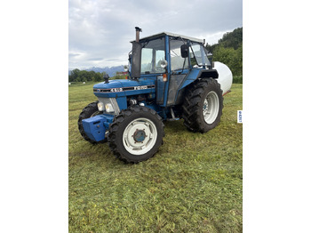 Traktor FORD