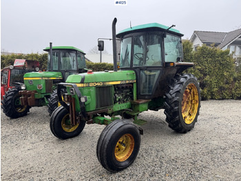 Traktor JOHN DEERE 2040
