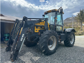 Traktor JCB