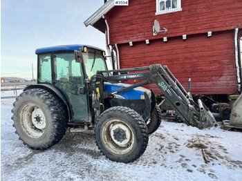 Traktor NEW HOLLAND