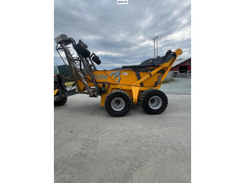 Stroj na obrábanie pôdy