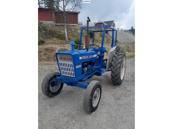 Traktor FORD