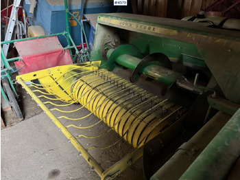 Stroje na zber krmovín John Deere 332A Square baler: obrázok 3 Stroje na zber krmovín John Deere 332A Square baler: obrázok 3