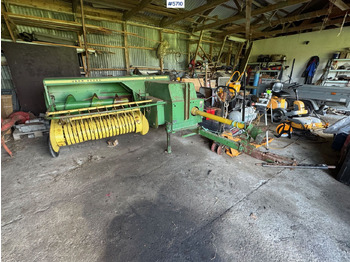 Stroje na zber krmovín JOHN DEERE