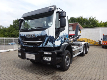 Hákový nosič kontajnerov IVECO Stralis