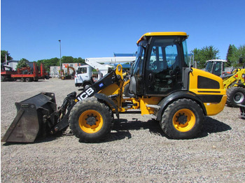 Kolesový nakladač JCB 409