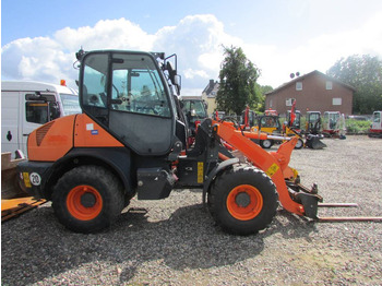 Kolesový nakladač KOMATSU WA80