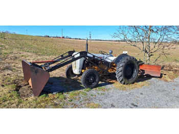 Traktor MASSEY FERGUSON 1000 series