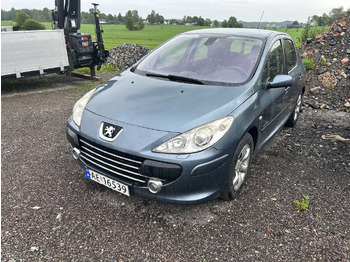 Automobil PEUGEOT