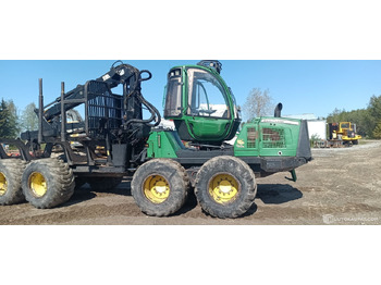 Lesnícka technika JOHN DEERE