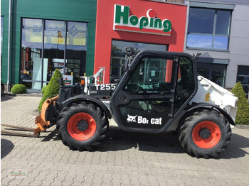 Teleskopický nakladač BOBCAT