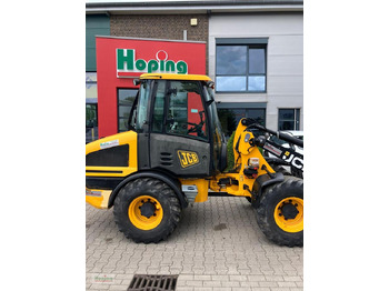 Kolesový nakladač JCB 407