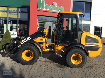 Kolesový nakladač JCB 409