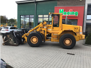 Kolesový nakladač JCB 436
