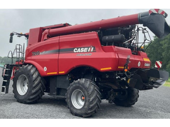 Obilný kombajn CASE IH Axial-Flow