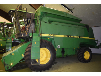 Obilný kombajn JOHN DEERE 2064