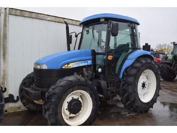 Traktor NEW HOLLAND TD5