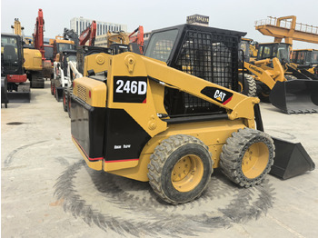Šmykom riadený nakladač CATERPILLAR