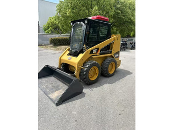 Šmykom riadený nakladač CATERPILLAR 226B3