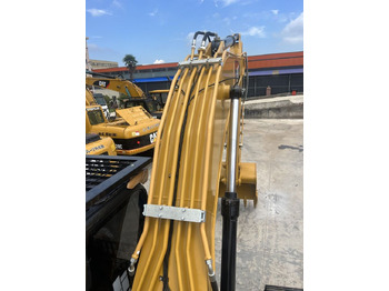 Pásové rýpadlo CATERPILLAR 323D2L
