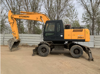 Kolesové rýpadlo HYUNDAI R210