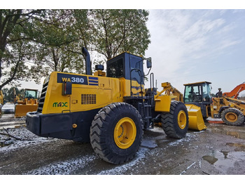Kolesový nakladač KOMATSU WA380