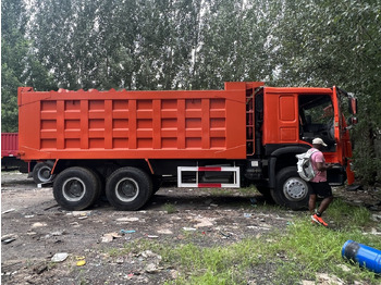 Sklápač SINOTRUK HOWO