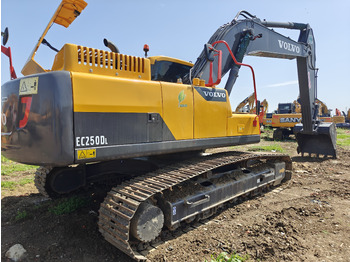 Pásové rýpadlo VOLVO EC250
