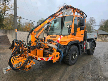 Komunálne/ Špeciálne stroje UNIMOG U400