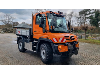 Sklápač UNIMOG