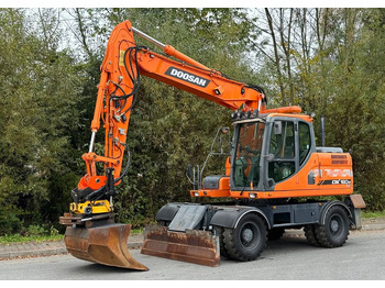 Kolesové rýpadlo DOOSAN DX160W
