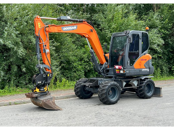 Kolesové rýpadlo DOOSAN DX57W
