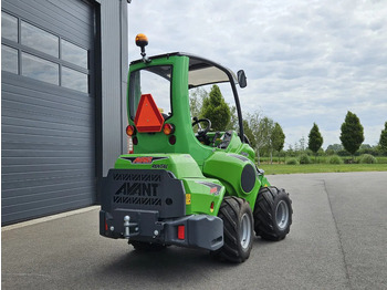 Pásový šmykom riadený nakladač Avant 650i Rental mini-shovel: obrázok 4