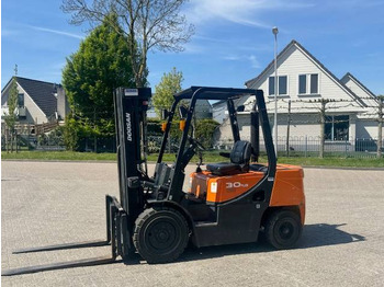 Dieselový vysokozdvižný vozík DOOSAN