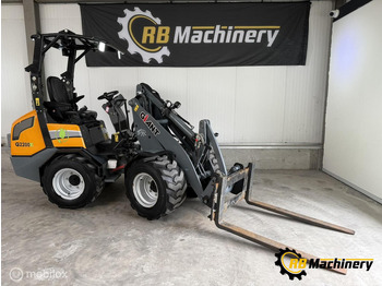 Kolesový nakladač GIANT