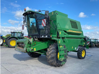 Obilný kombajn JOHN DEERE 50 Series