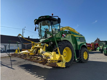 Samohybná rezačka JOHN DEERE 8500