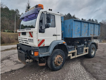 Hákový nosič kontajnerov STEYR