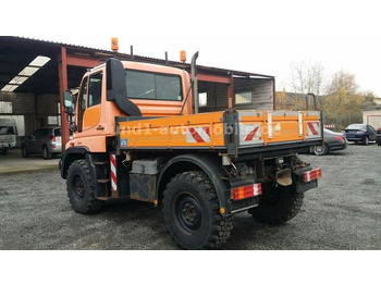 Komunálne/ Špeciálne stroje UNIMOG U300