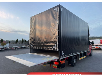 Plachtová dodávka RENAULT