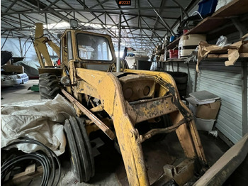 Rýpadlo-nakladač MASSEY FERGUSON