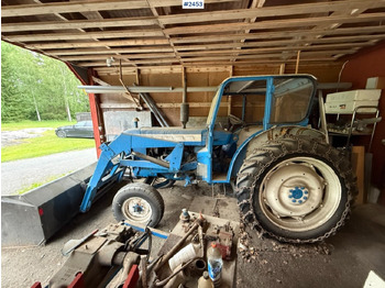 Traktor FORD