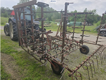 Stroj na obrábanie pôdy VÄDERSTAD